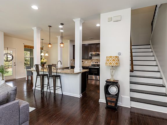 3rd image of 7250 Terregles Dr