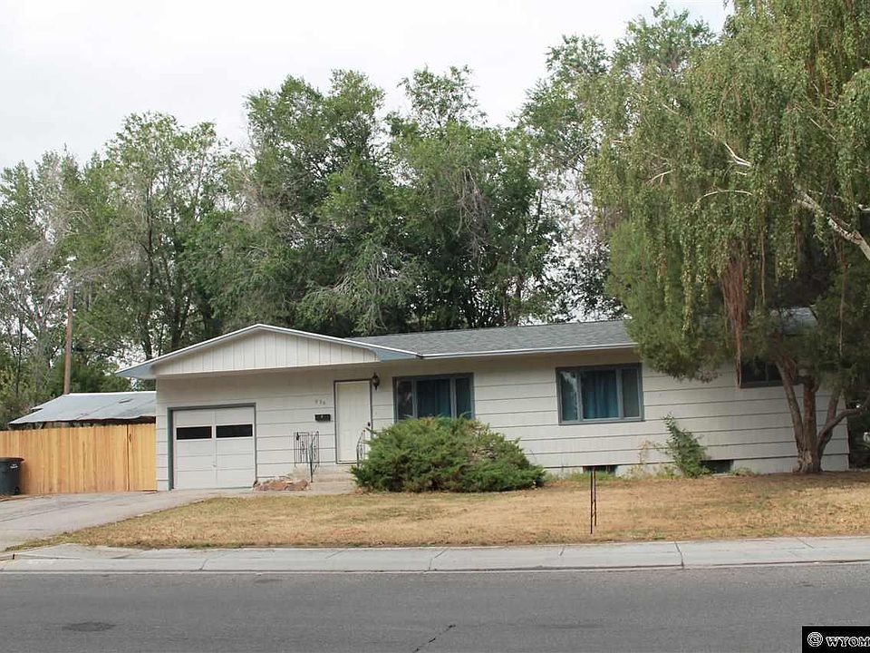 1st image of 936 N Broadway Ave