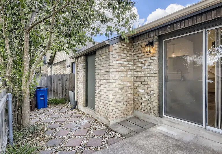1015 E Yager Ln #141 — Photo 24