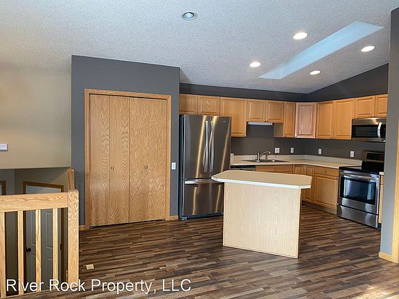 2nd image of 2842 Dakota Park Cir S