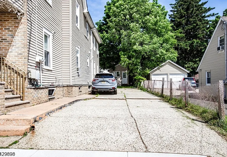 54 N 13th St — Photo 44