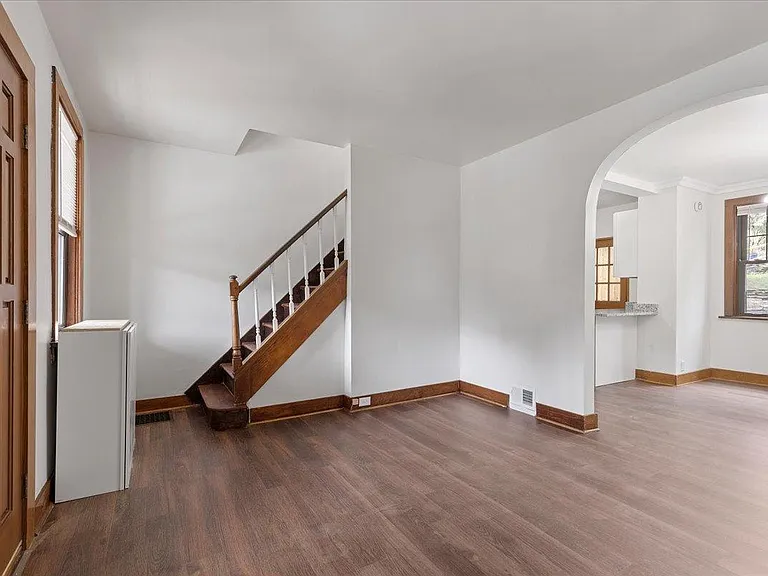 3033 Brentwood Ave — Photo 4