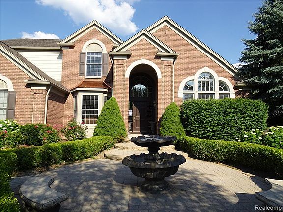 2nd image of 17336 Oak Hill Dr