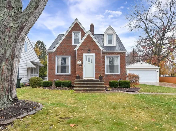 21068 Eastwood Ave, Fairview Park, OH 44126