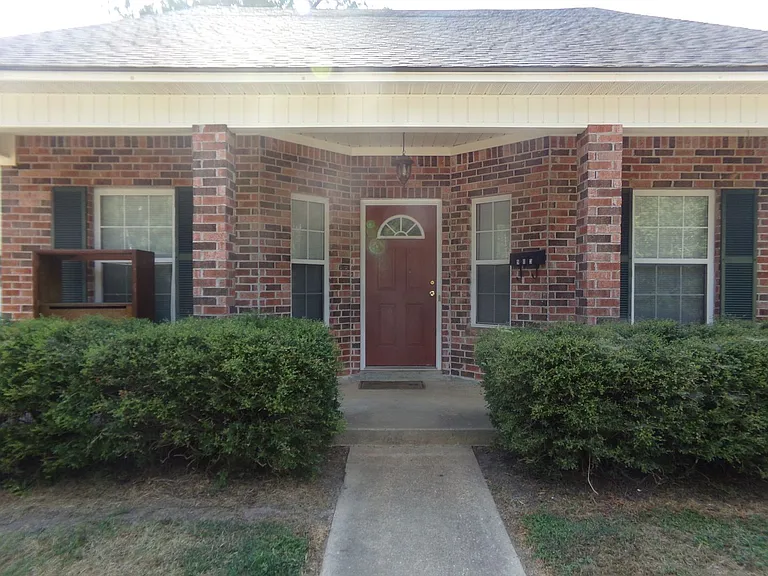 903 Cook St — Photo 2