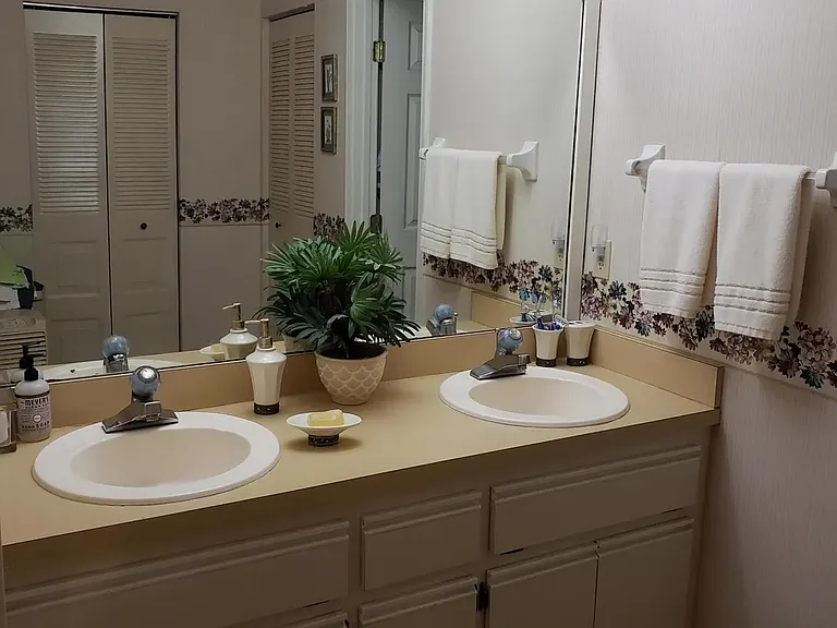 125 Northbrook Ln — Photo 10