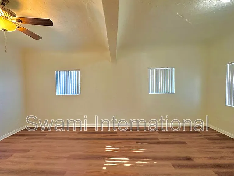 2080 Chestnut Ave — Photo 8