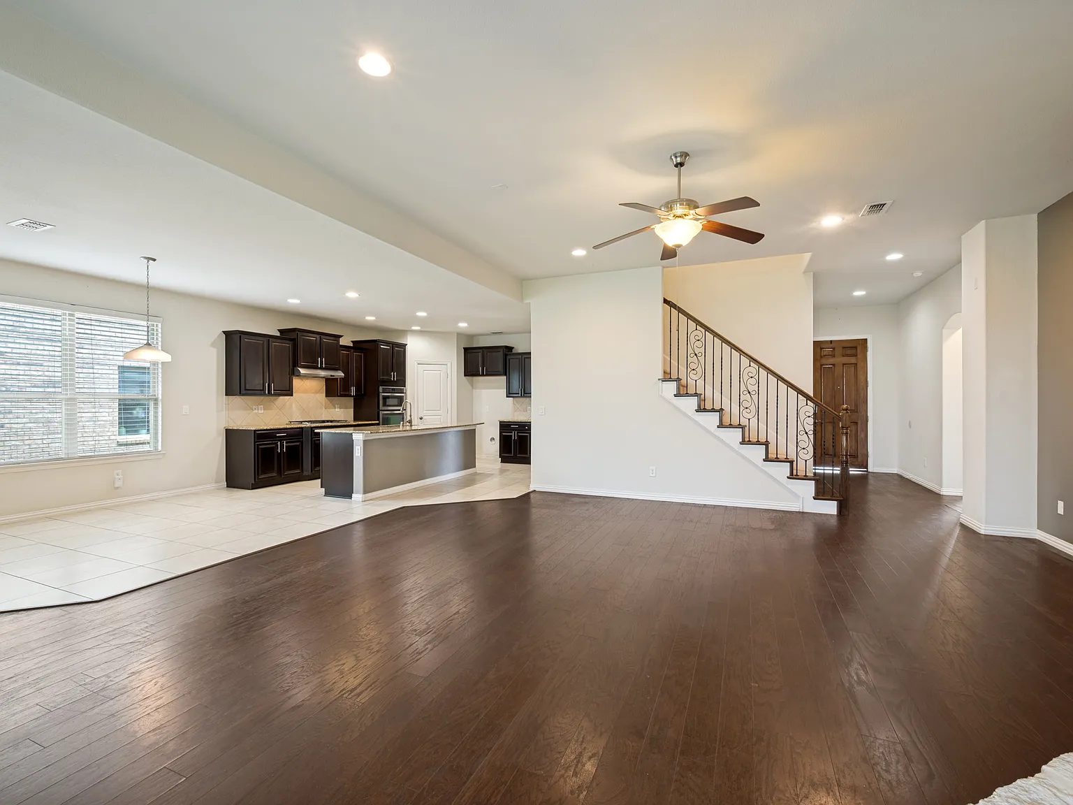 4 bed, 2941 sqft, $3,300 — Photo 2