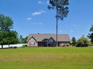 214 Brentwood Dr, Fitzgerald, GA 31750