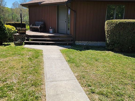 4th image of 10029 N Farm Road 177