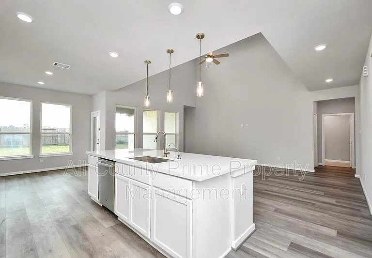 1218 Raburn Run Ln — Photo 9