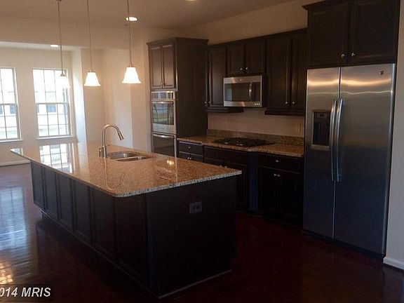 5th image of 722 River Mist Dr