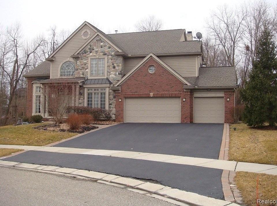 1st image of 6954 Brook Hollow Ct