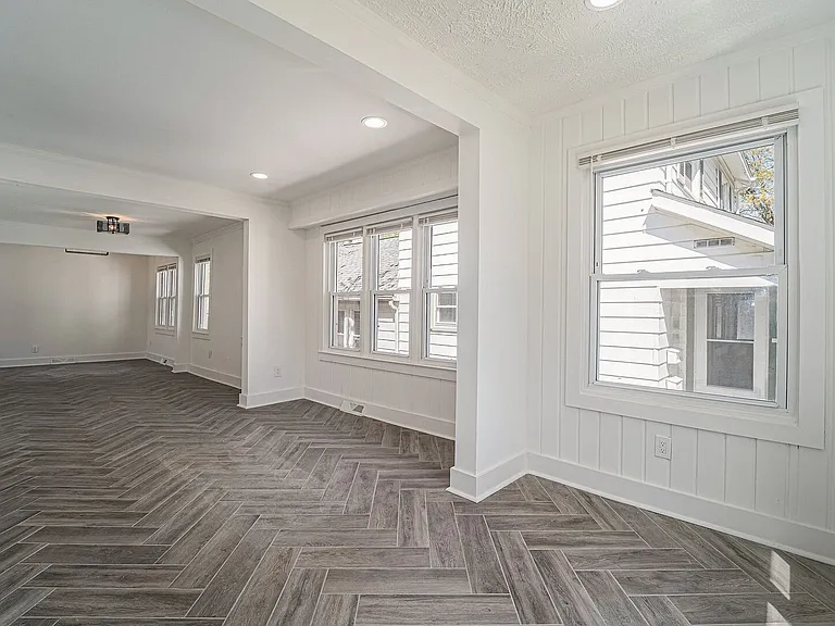 575 E Drayton St — Photo 6