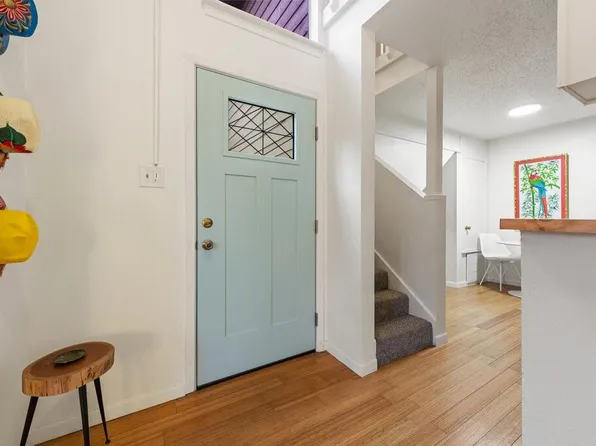 5608 Cougar Dr APT 220, Austin, TX 78745