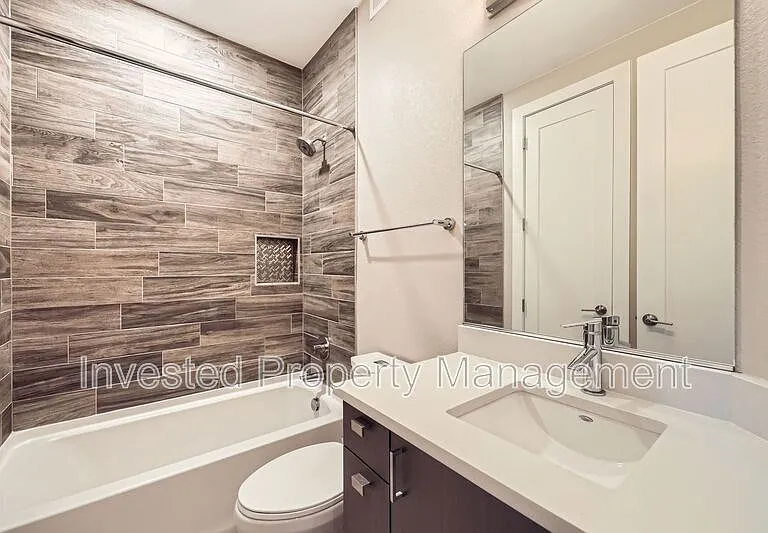 1323 Elati St #4 — Photo 20