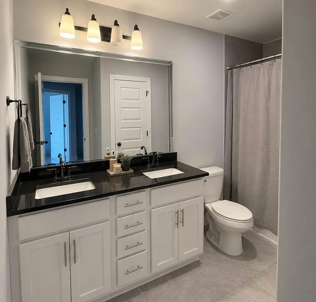 3 bed, 2.5 bath, 1640 sqft, $2,300 — Photo 3
