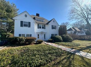 164 Pondfield Rd W, Bronxville, NY 10708