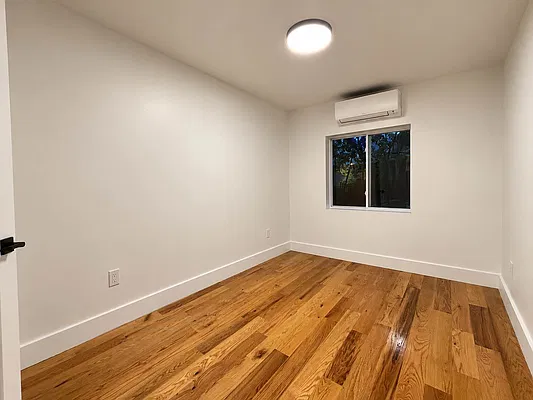 Bedroom, photo 3