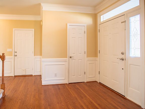4th image of 9050 Salford Ct