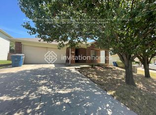 1961 Courtside Dr, Grand Prairie, TX 75051