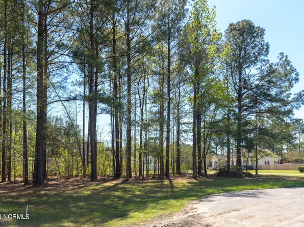 206 Winding Creek Road, Rocky Point, NC 28457