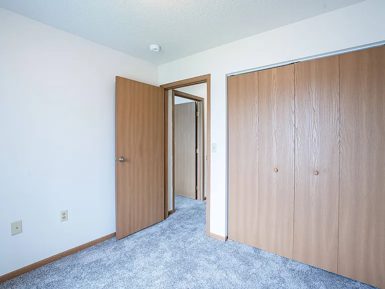 Fargo, ND Hazelwood Townhomes | 315A | Bedroom