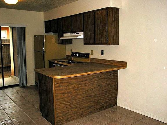 5th image of 1121 Louisiana Blvd SE APT A