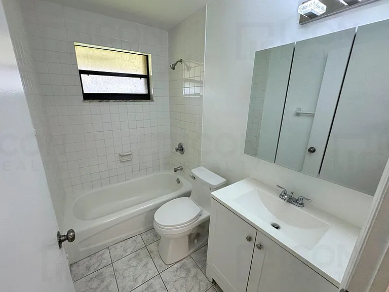 5629-5651 Taft Street — Photo 8