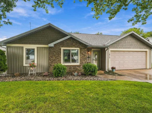 1012 Elm St, Auburn, IN 46706