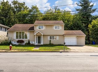 319 Winifred Dr, Totowa, NJ 07512