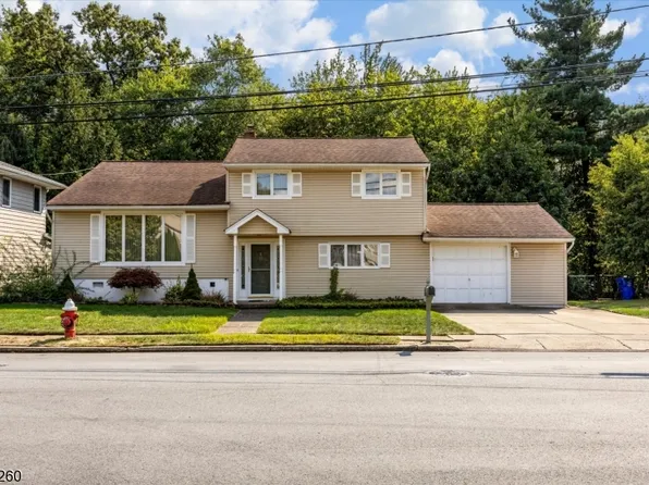 319 Winifred Dr, Totowa Boro, NJ 07512