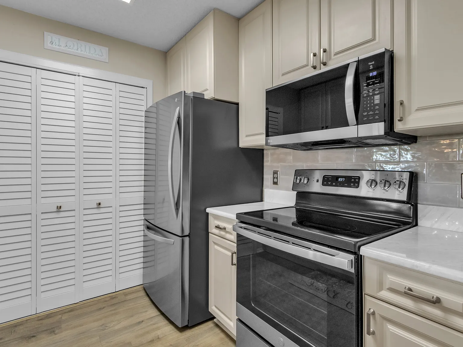 2 bed, 1188 sqft, $3,700 — Photo 3