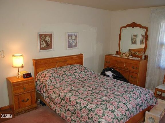 5th image of 15 Pine Hill Avenue Ext
