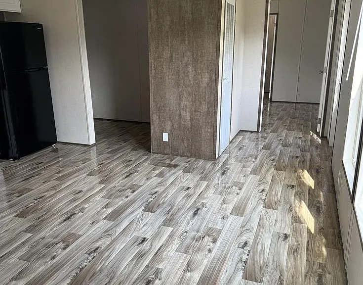 5205 Upperton Dr — Photo 2