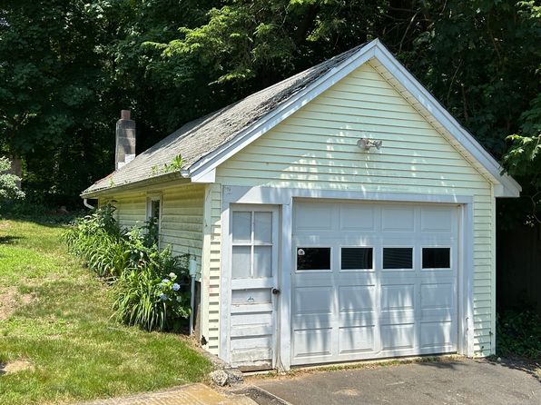 27 Donovan Ct, Bristol, CT 06010
