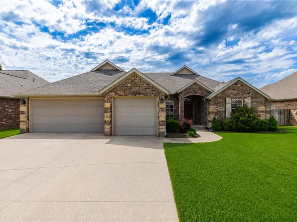 4600 Skyline St, Bentonville, AR 72713