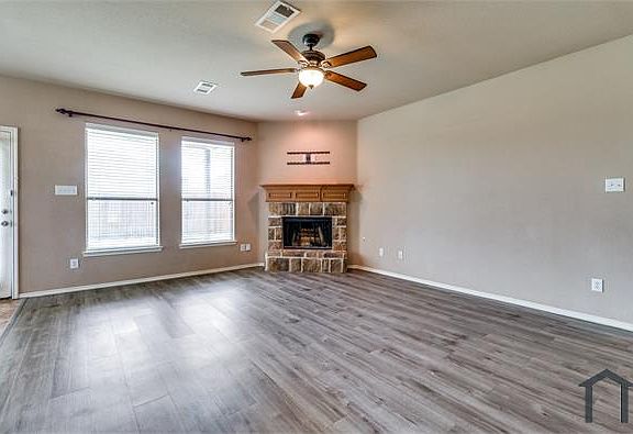 3rd image of 1020 Langford Ct