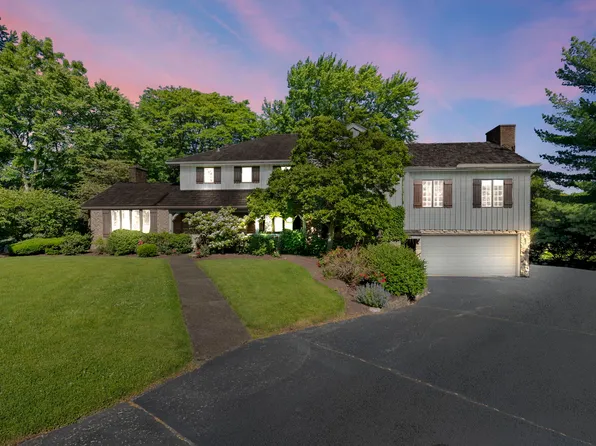 55 Devonshire Dr, Oak Brook, IL 60523