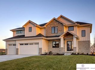 21732 K St, Elkhorn, NE 68022