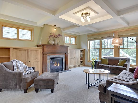 2nd image of 5065 Terraceview Ln N