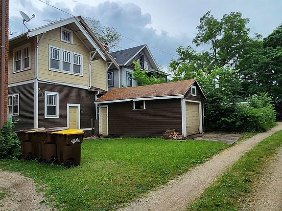 4th image of 326 Napoleon St