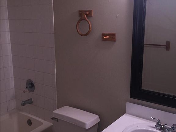 76BA4D4F-BA9A-43F3-AABD-8216FACA6033