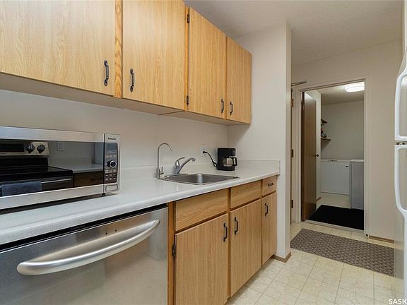 3rd image of UNIT 111-425 115th STREET E
