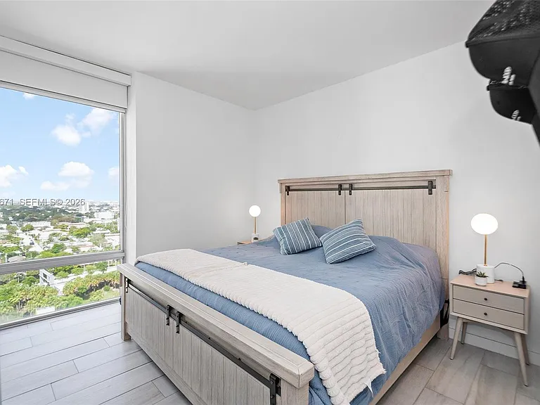 1010 SW 2nd Ave #1709 — Photo 9
