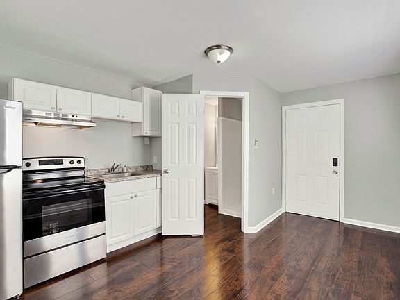 2nd image of 2215 Greenwood St #B