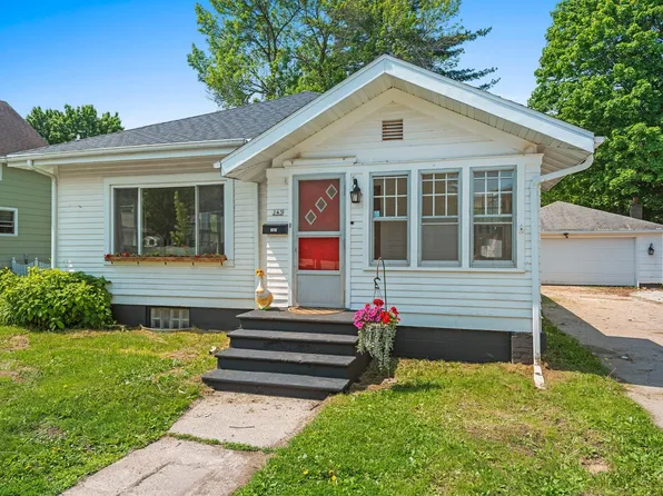 243 N Adams St, Oconto Falls, WI 54154