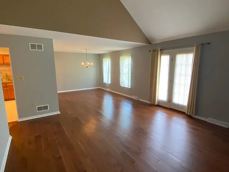 472 Hillside Dr — Photo 10