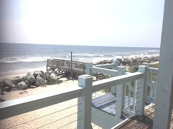 What a view to wake up to and relax
