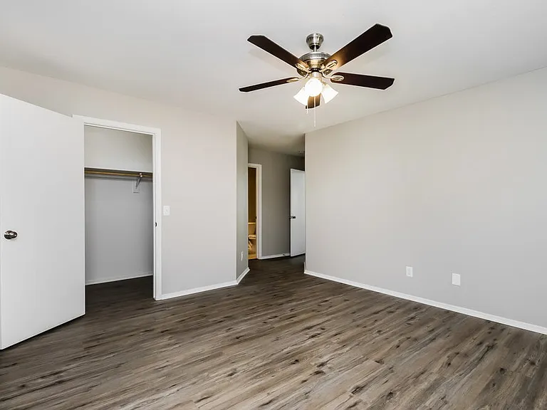 8748 E Crescent Ave — Photo 12